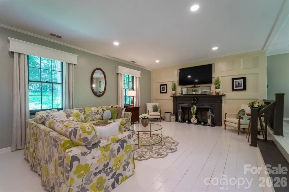77 Oakwood Lane Sylva, NC 28779