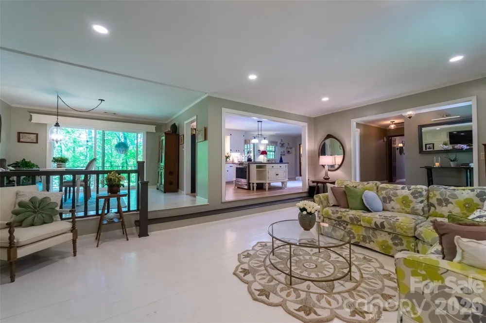 77 Oakwood Lane Sylva, NC 28779