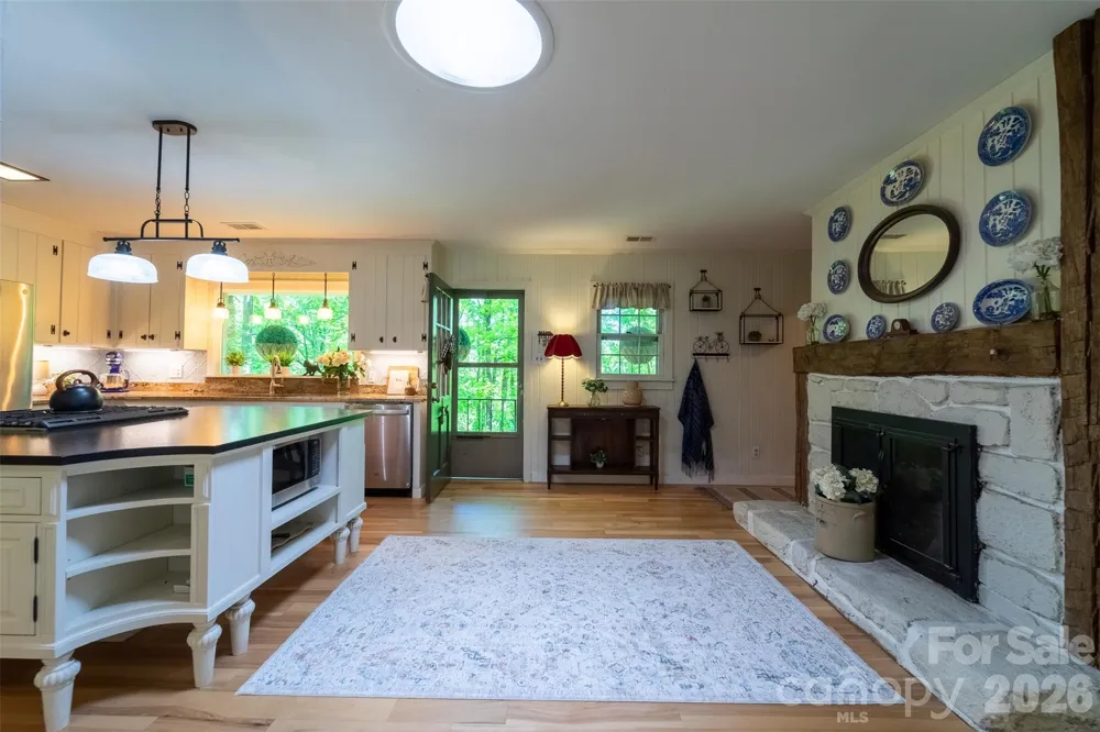77 Oakwood Lane Sylva, NC 28779