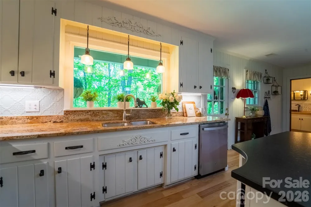 77 Oakwood Lane Sylva, NC 28779