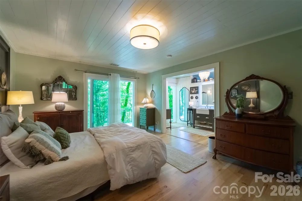 77 Oakwood Lane Sylva, NC 28779