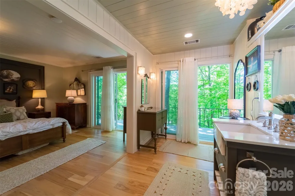 77 Oakwood Lane Sylva, NC 28779