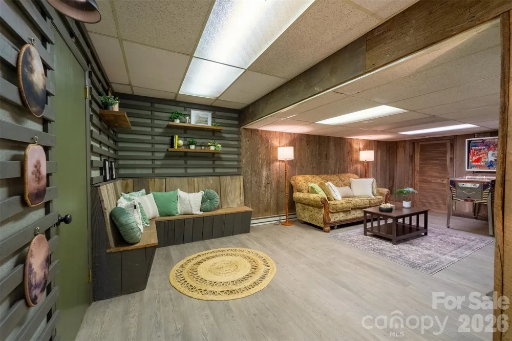 77 Oakwood Lane Sylva, NC 28779
