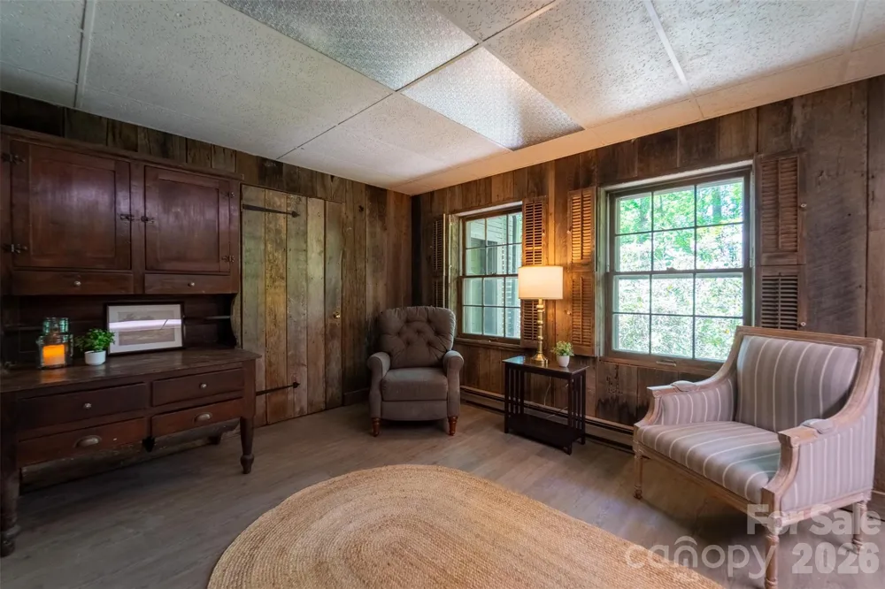 77 Oakwood Lane Sylva, NC 28779