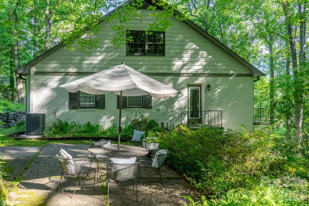 77 Oakwood Lane Sylva, NC 28779