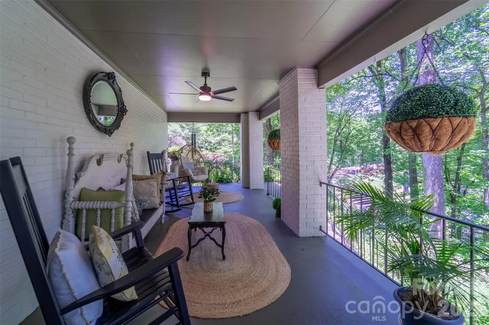77 Oakwood Lane Sylva, NC 28779