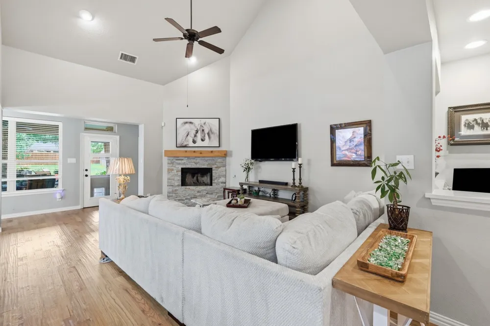 8313 Primrose Trail Lantana, TX 76226
