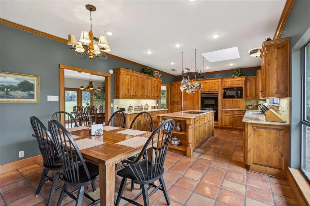 906 Valle Vista Drive Athens, TX 75751