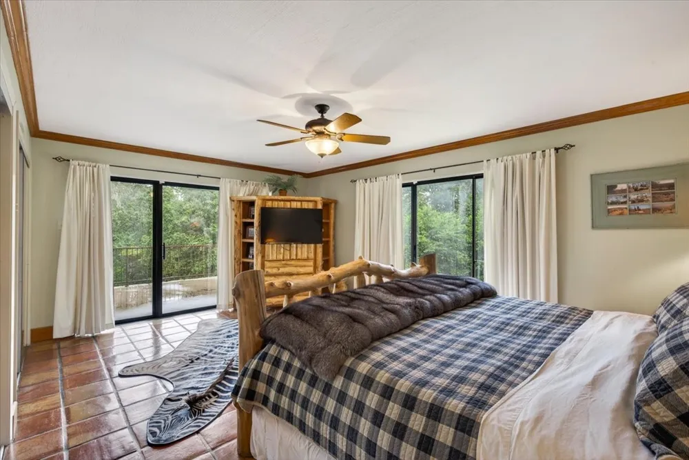 906 Valle Vista Drive Athens, TX 75751