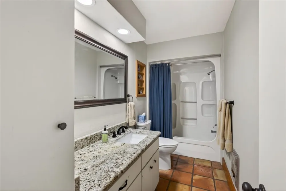 906 Valle Vista Drive Athens, TX 75751