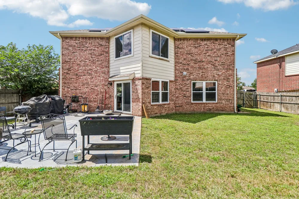 704 Partridge Drive Saginaw, TX 76131