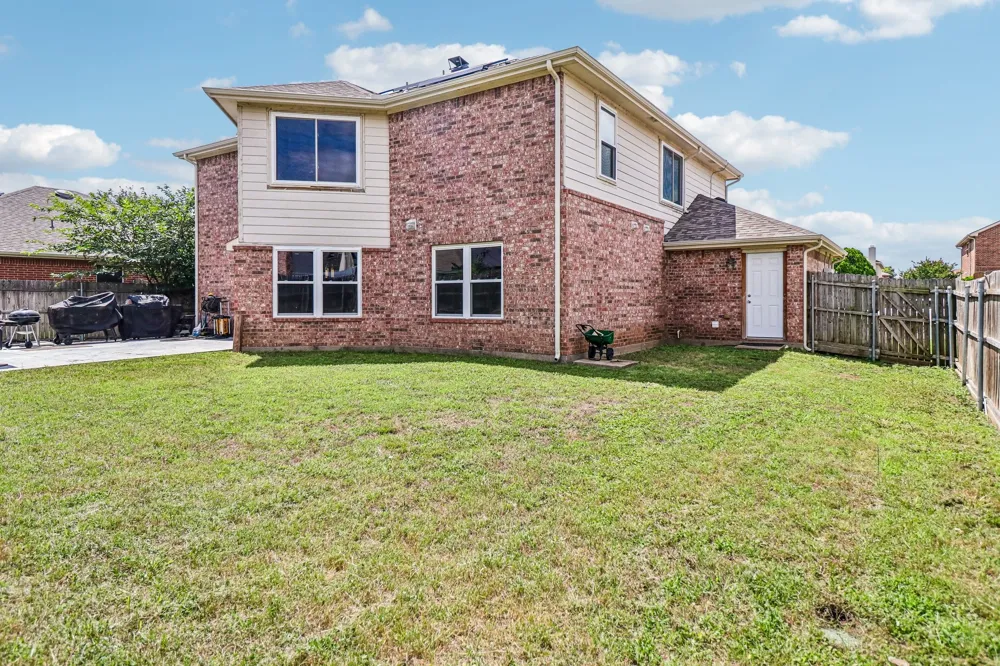 704 Partridge Drive Saginaw, TX 76131
