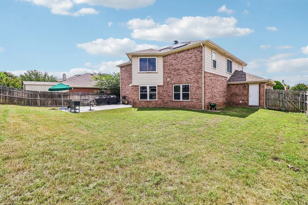 704 Partridge Drive Saginaw, TX 76131