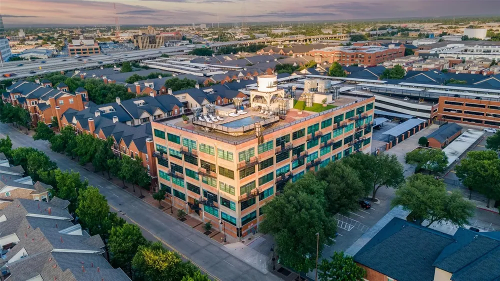2220 Canton Street #101 Dallas, TX 75201
