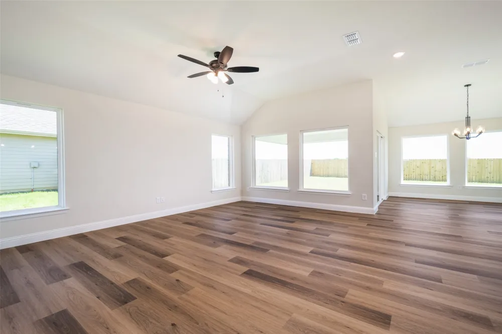 200 Clay Ranch Valley View, TX 76272