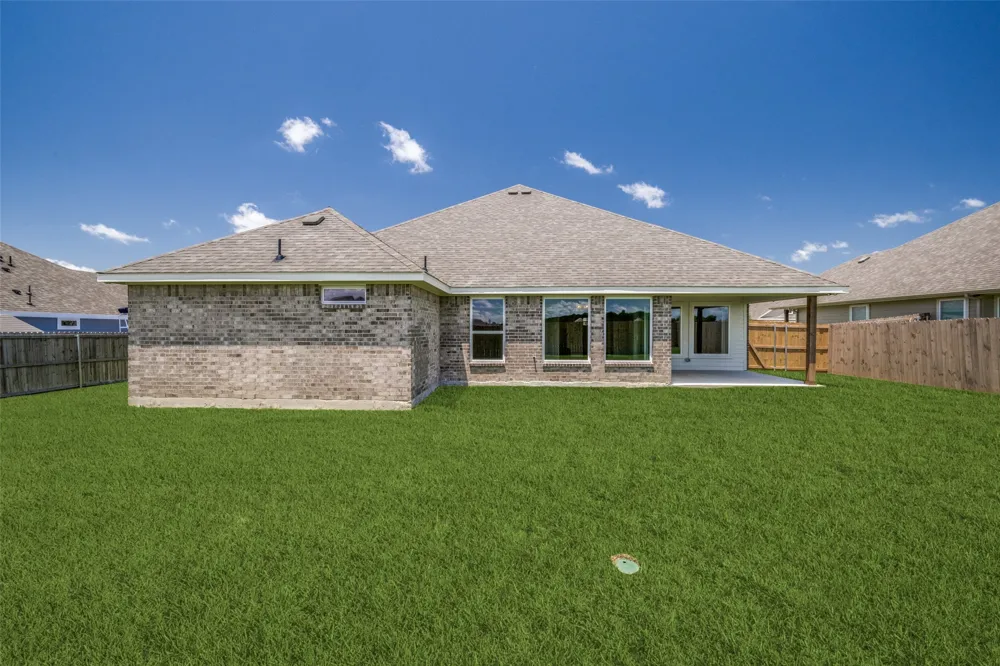 200 Clay Ranch Valley View, TX 76272