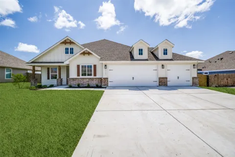 200 Clay Ranch