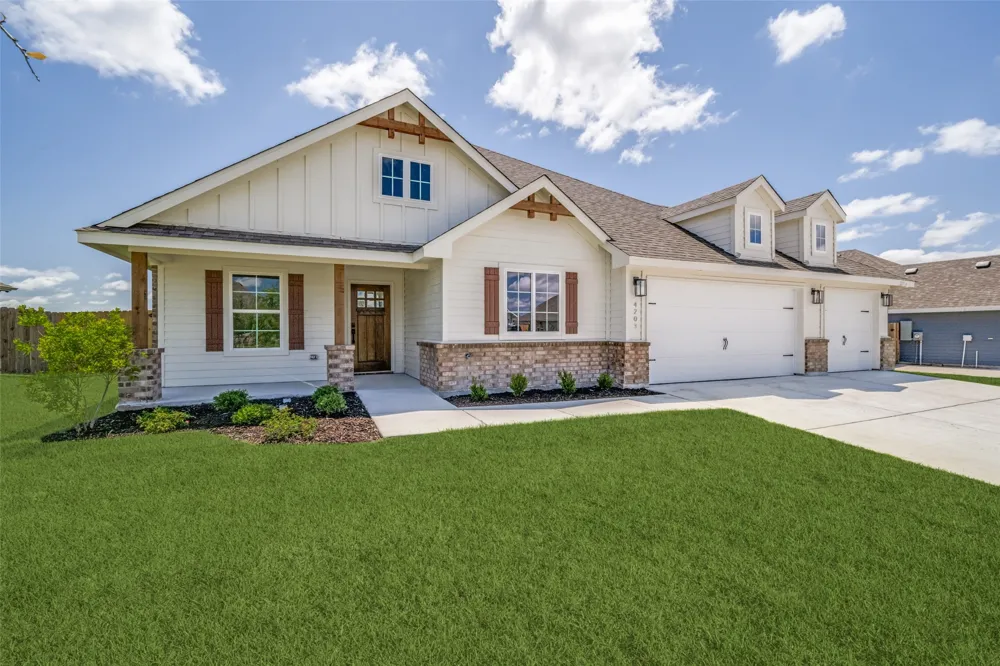 200 Clay Ranch Valley View, TX 76272