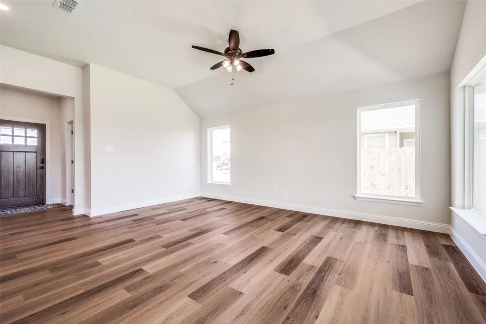 200 Clay Ranch Valley View, TX 76272
