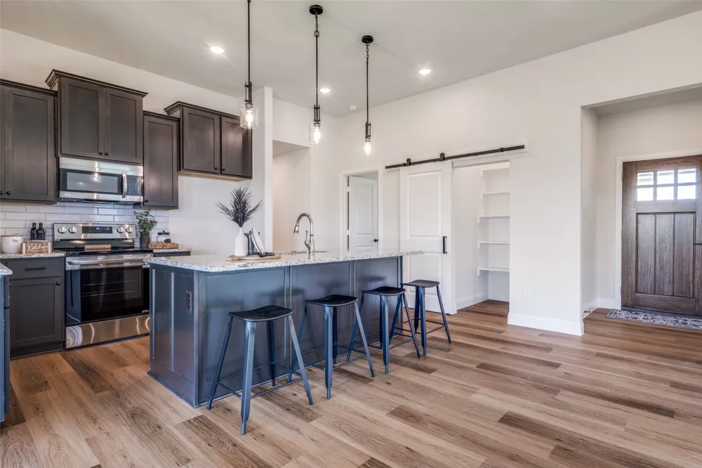 200 Clay Ranch Valley View, TX 76272