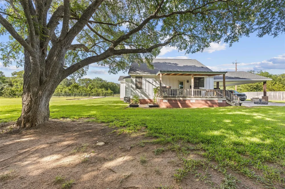 2021 Strangmeier Road Brenham, TX 77833