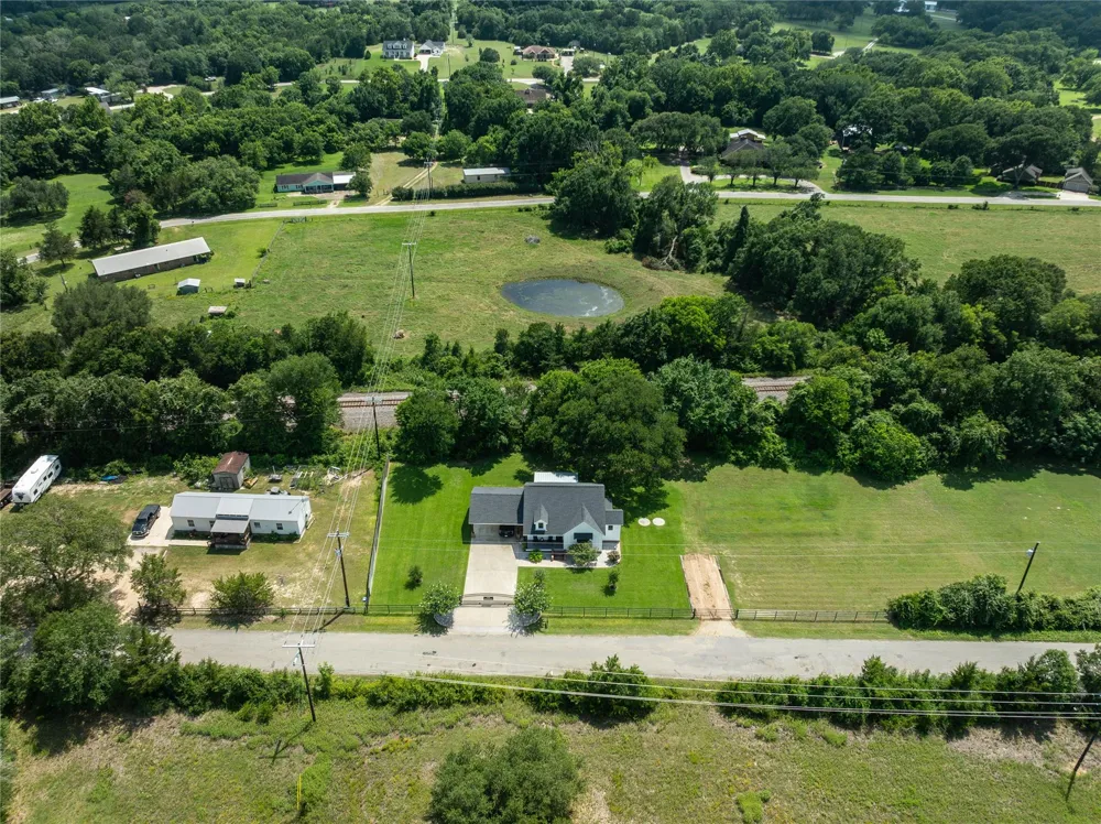 2021 Strangmeier Road Brenham, TX 77833