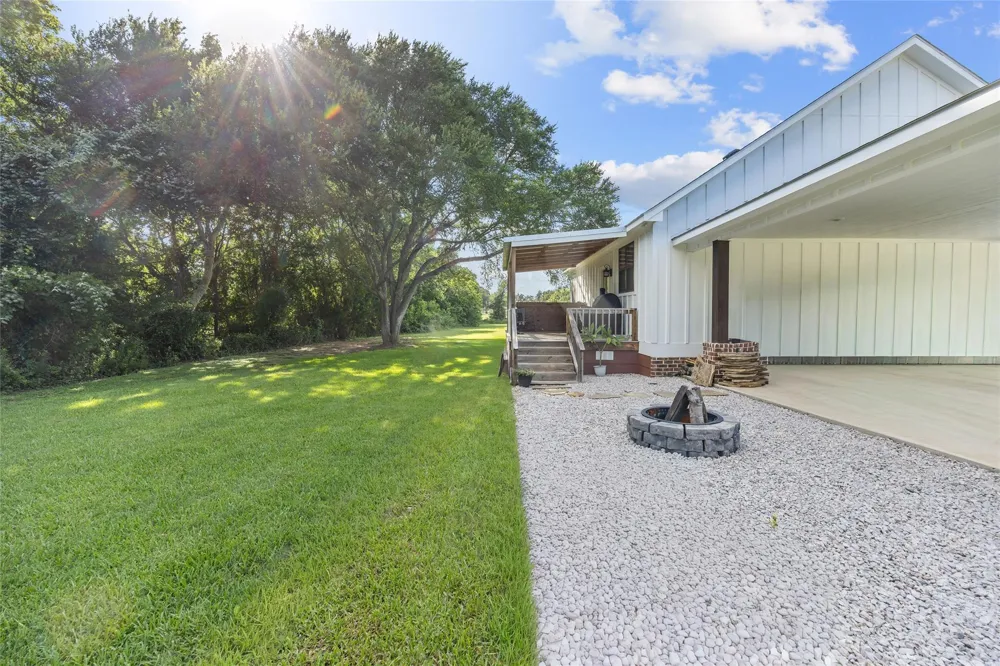 2021 Strangmeier Road Brenham, TX 77833