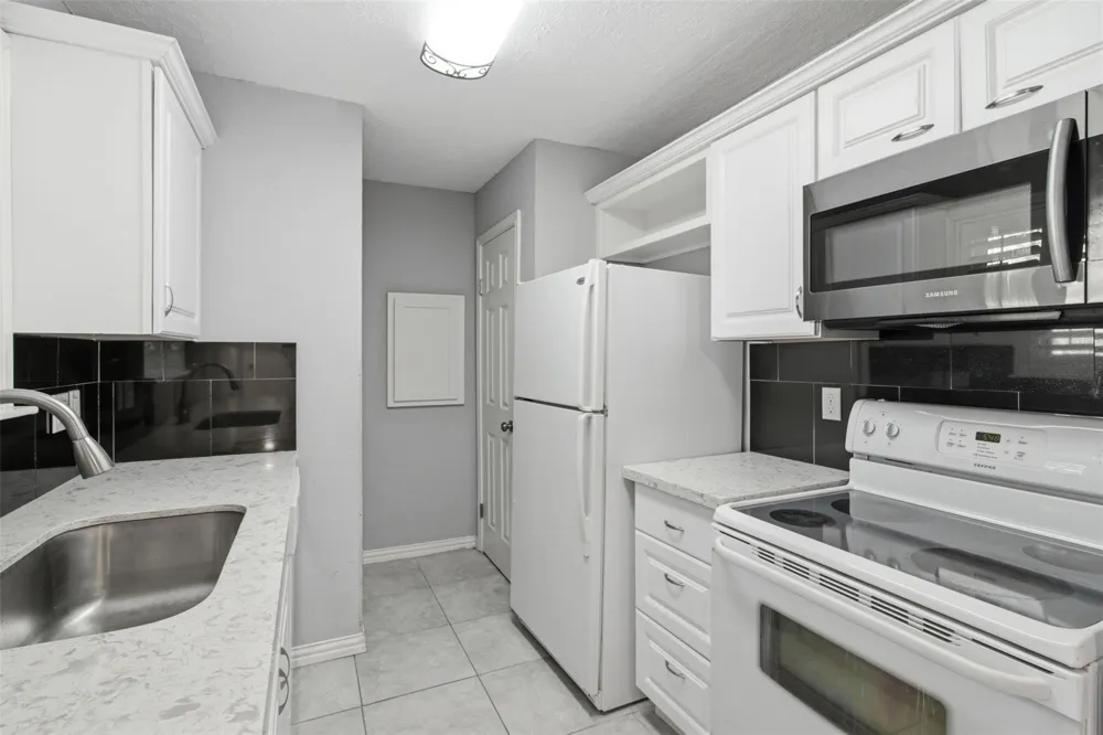 7600 Emmett F Lowry Expressway #315 Texas City, TX 77591