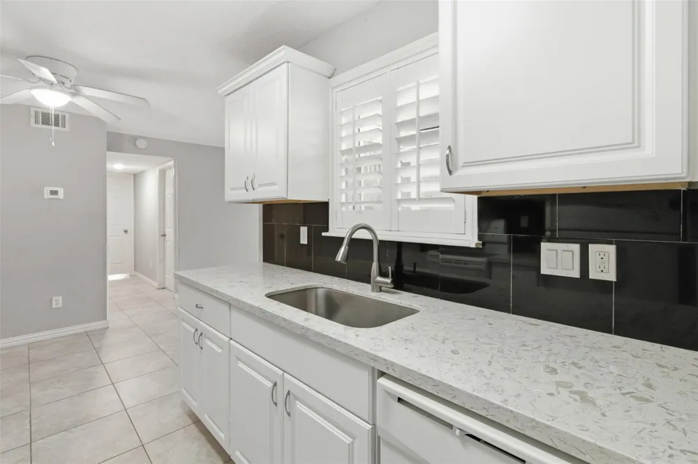 7600 Emmett F Lowry Expressway #315 Texas City, TX 77591