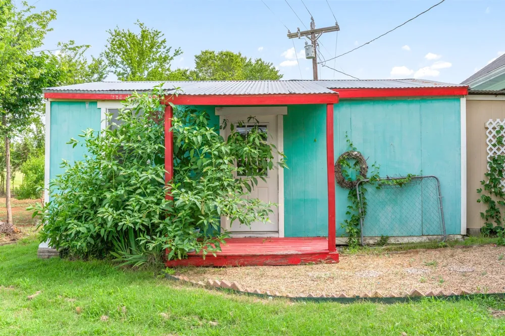 11286 FM 17 Grand Saline, TX 75140