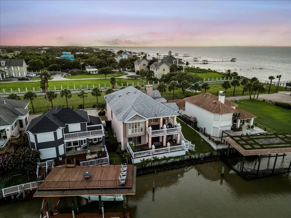 123 Port Street San Leon, TX 77539