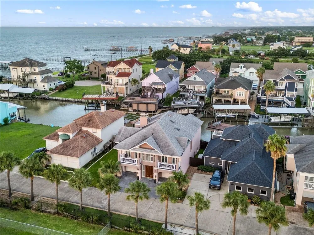 123 Port Street San Leon, TX 77539