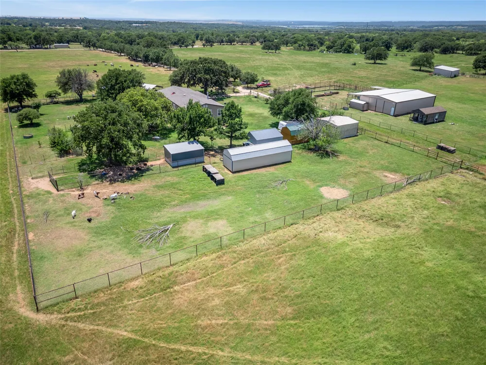 198 Private Road 1648 Road Chico, TX 76431