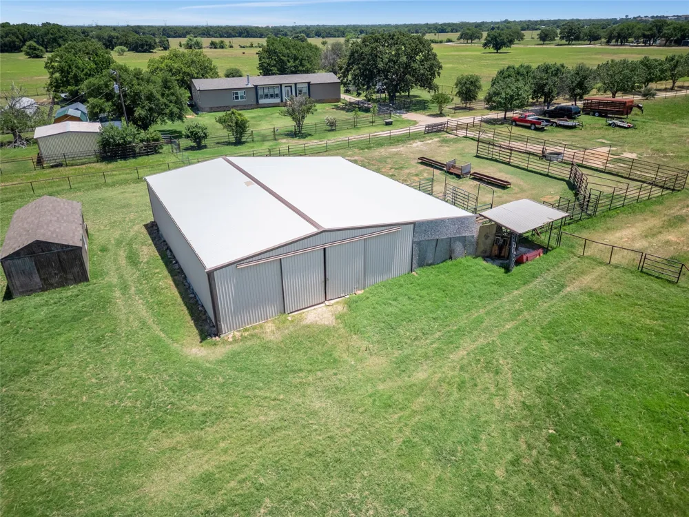 198 Private Road 1648 Road Chico, TX 76431