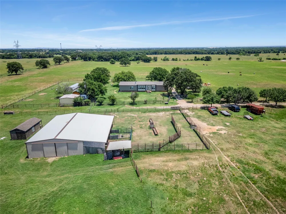 198 Private Road 1648 Road Chico, TX 76431