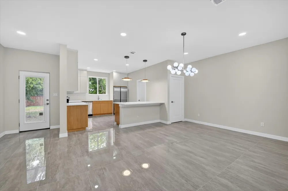 119 Rolston Road Irving, TX 75060