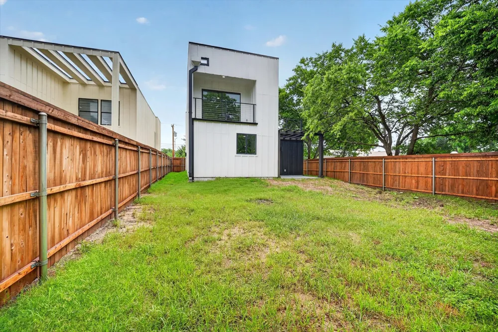 119 Rolston Road Irving, TX 75060