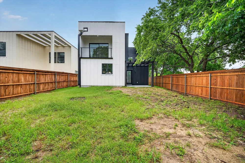 119 Rolston Road Irving, TX 75060