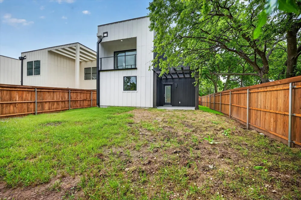 119 Rolston Road Irving, TX 75060
