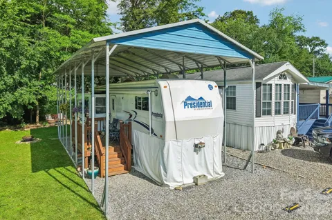 109 Pike Point #203