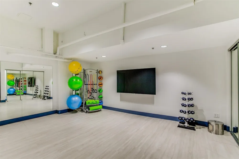 1505 Elm Street #1403 Dallas, TX 75201