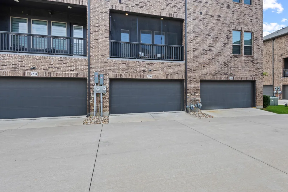 2736 Levee Lane Lewisville, TX 75067