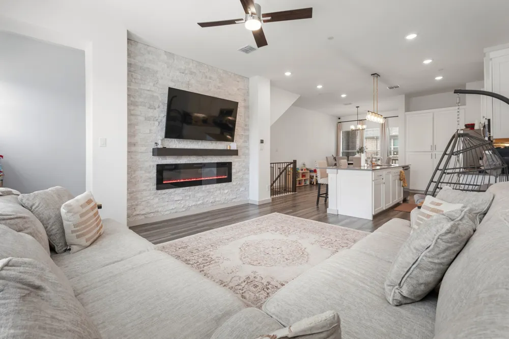 2736 Levee Lane Lewisville, TX 75067