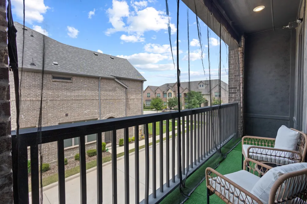 2736 Levee Lane Lewisville, TX 75067
