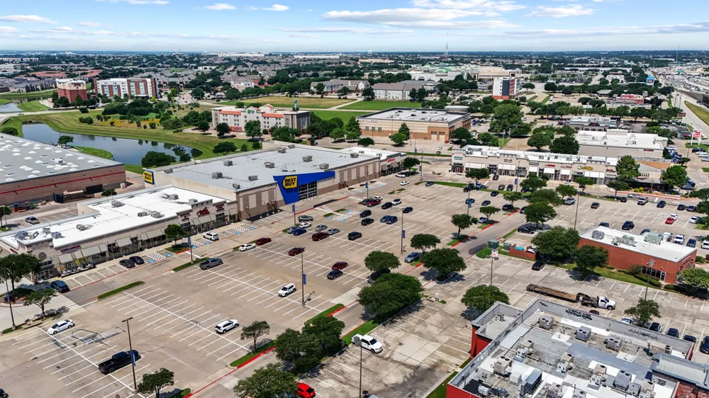 2736 Levee Lane Lewisville, TX 75067