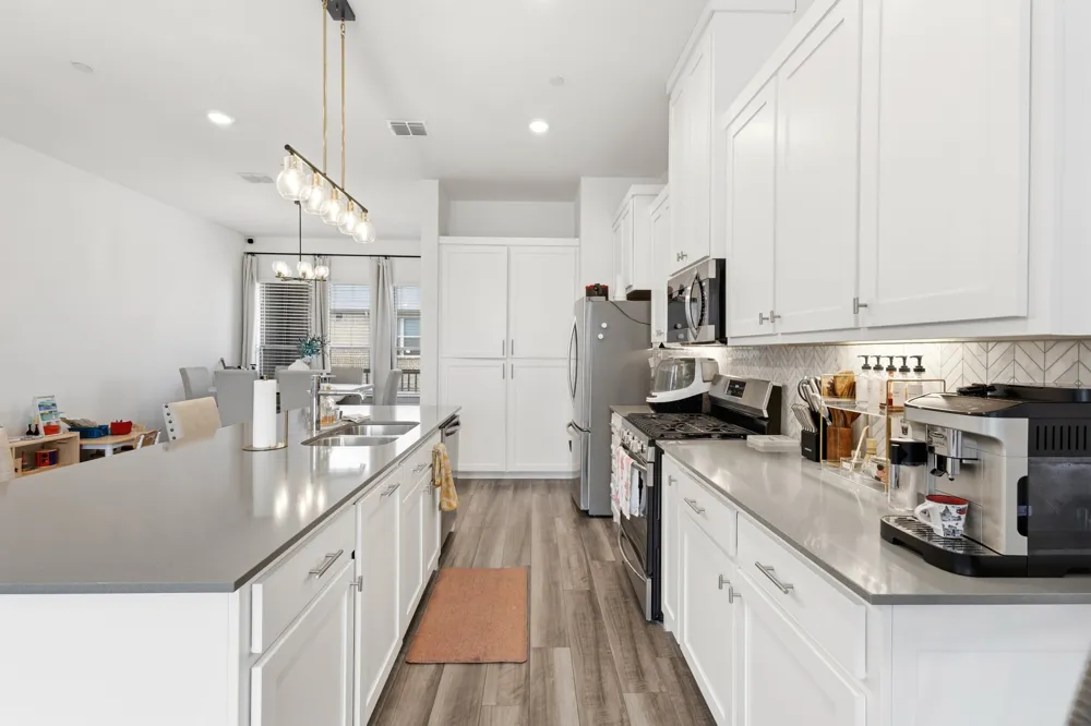 2736 Levee Lane Lewisville, TX 75067