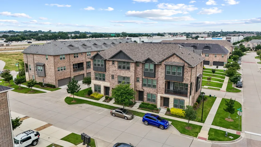 2736 Levee Lane Lewisville, TX 75067