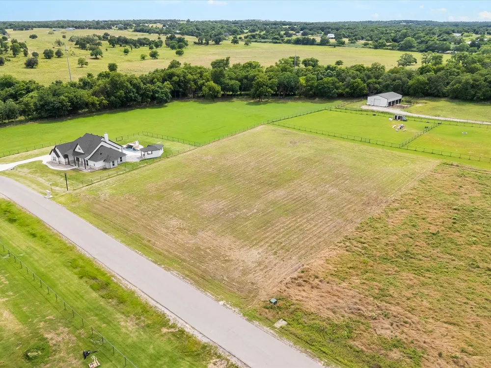 2004 Glenhollow Drive Weatherford, TX 76088
