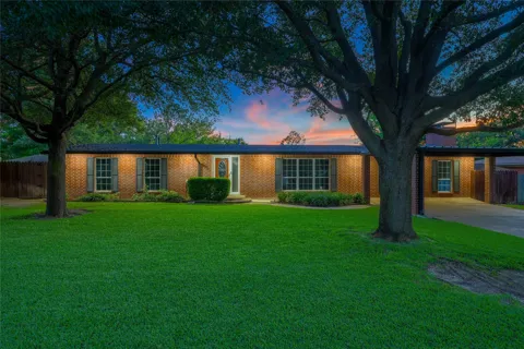 2708 Cedar Point Drive