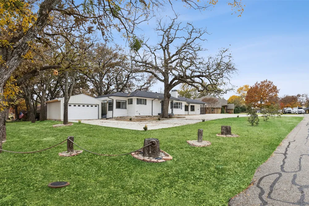 102 Woodland Drive Highland Village, TX 75077